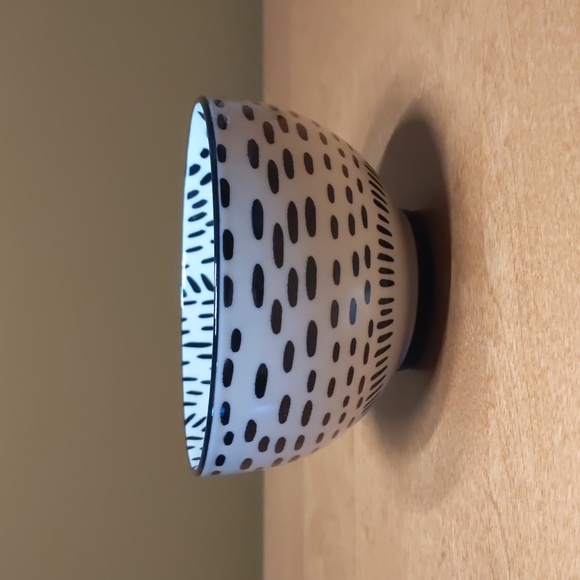 Set of three black and white nesting bowls - Picture 5 of 6